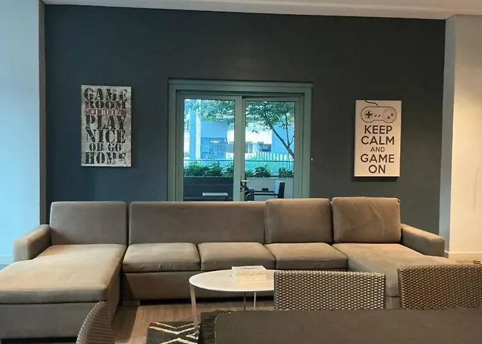 Affordable Bgc, Service Aparthotel